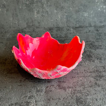 Small Hatched in hot pink and orange