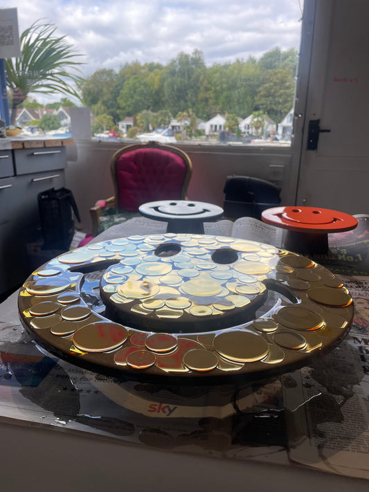 Layered resin Gold Mirrored Smiley 40cm