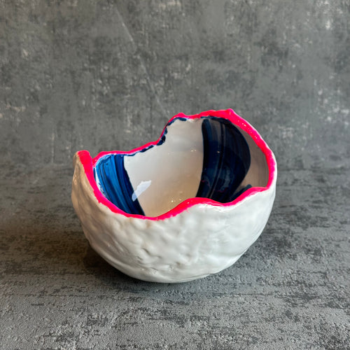 Small Hatched in white, hot pink and blue