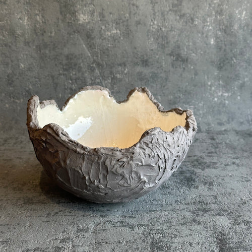 Medium Hatched in grey and white