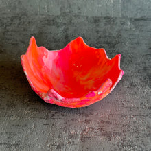 Small Hatched in hot pink and orange