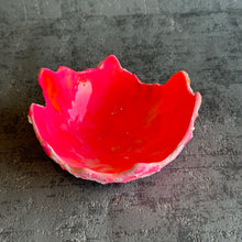 Small Hatched in hot pink and orange