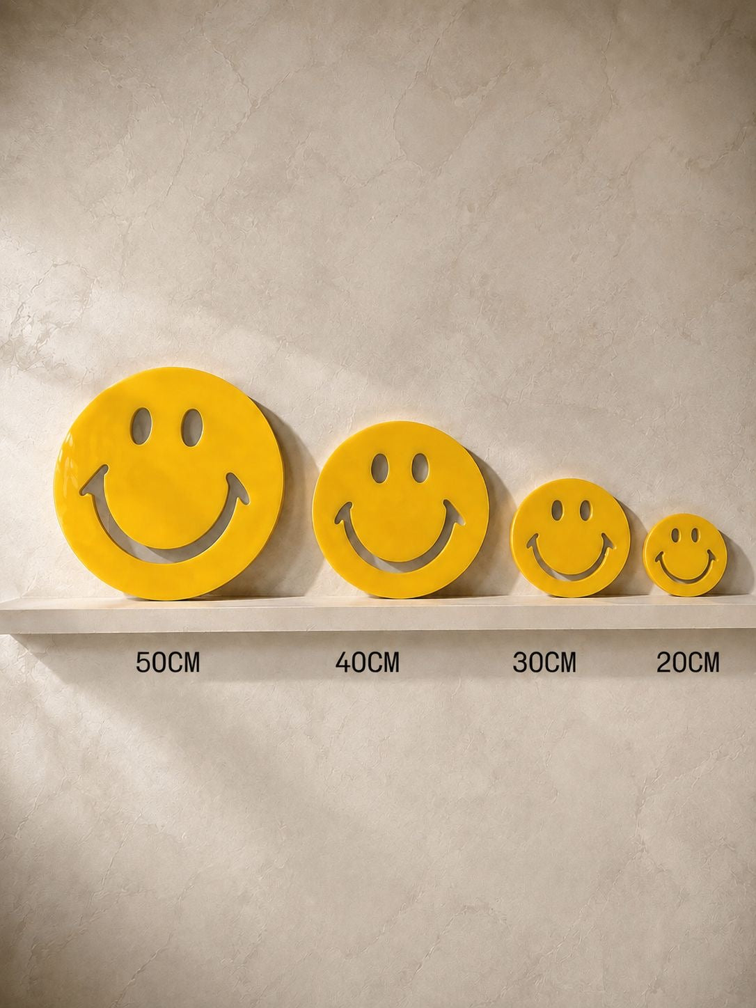 Epoxy resin smiley in classic yellow