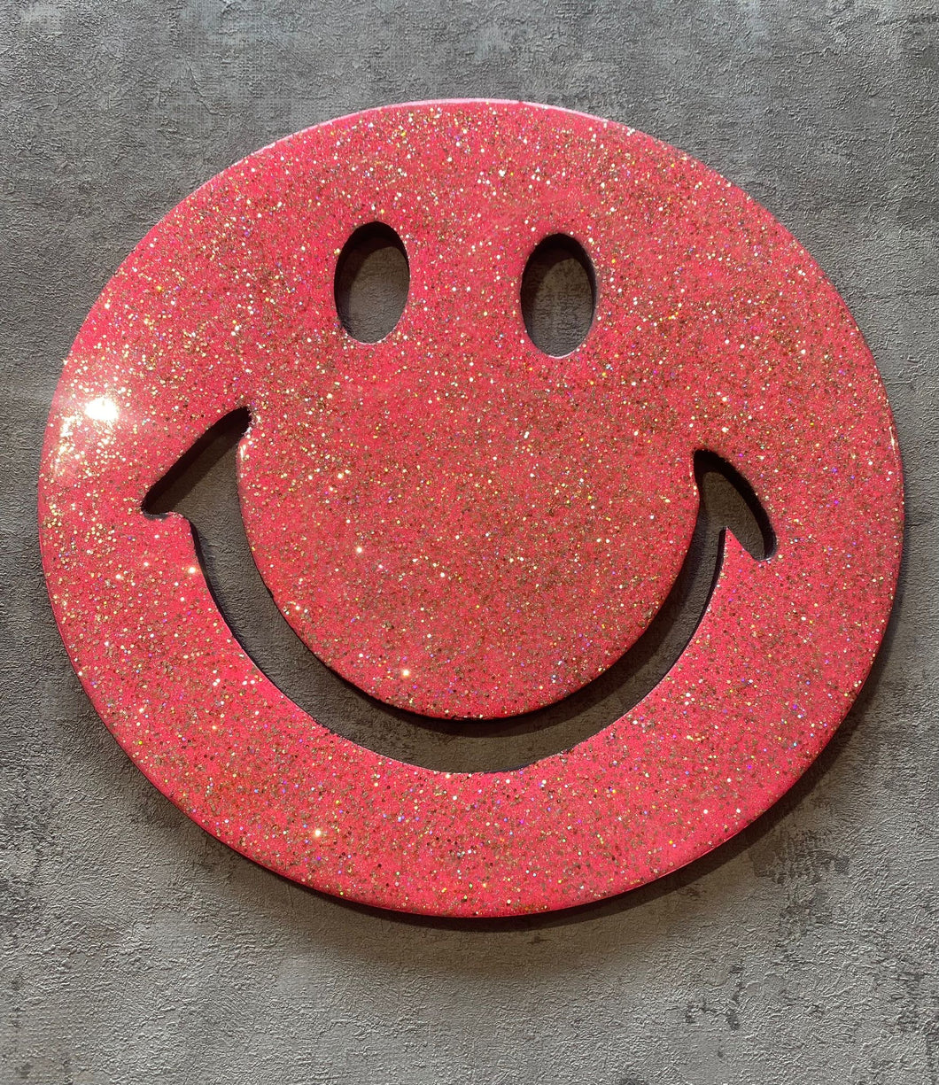 Smiley resin face in pink glitter all sizes