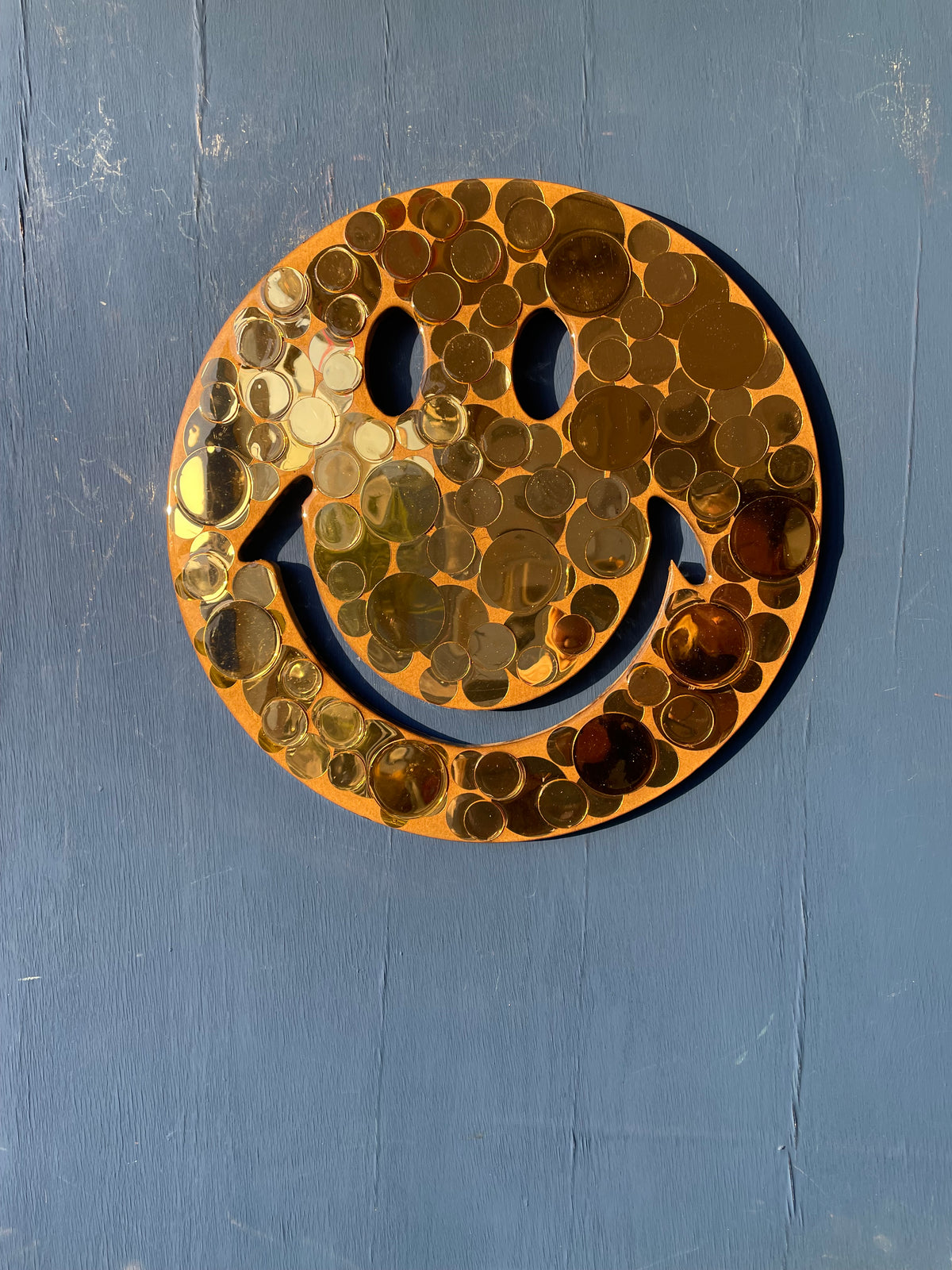Layered resin Gold Mirrored Smiley 40cm