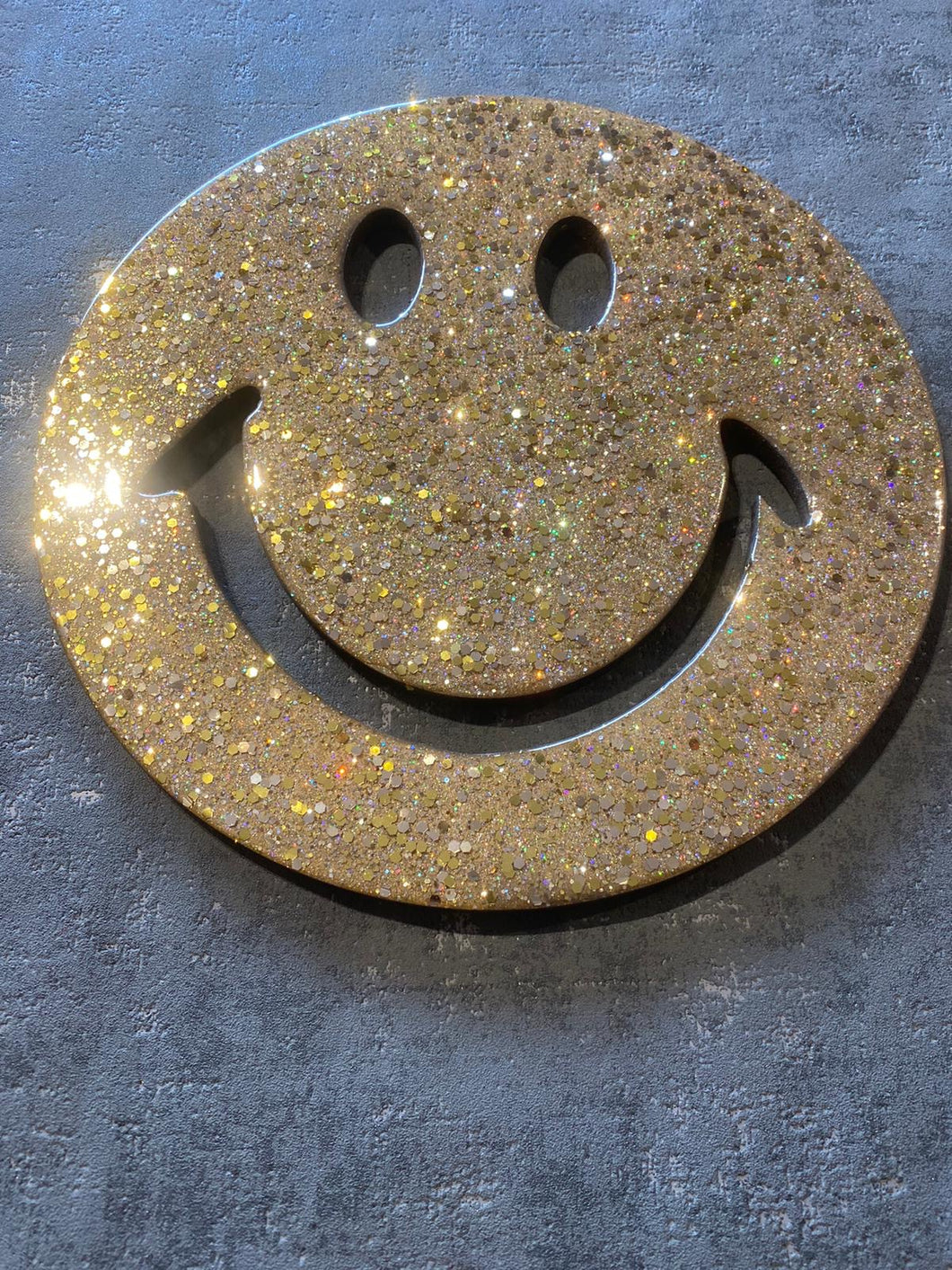 Smiley resin face in gold glitter all sizes