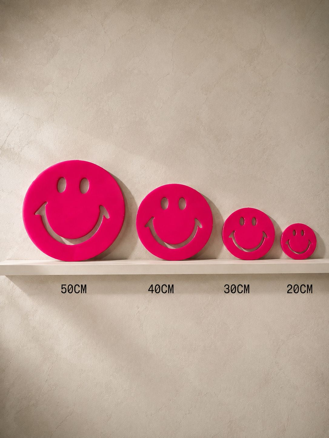 Epoxy resin smiley in hot pink